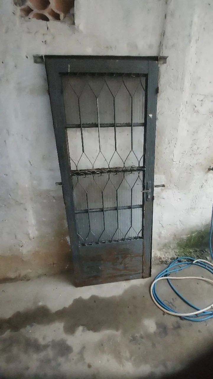 PORTA DE FERRO COM VIDRO - Foto 4