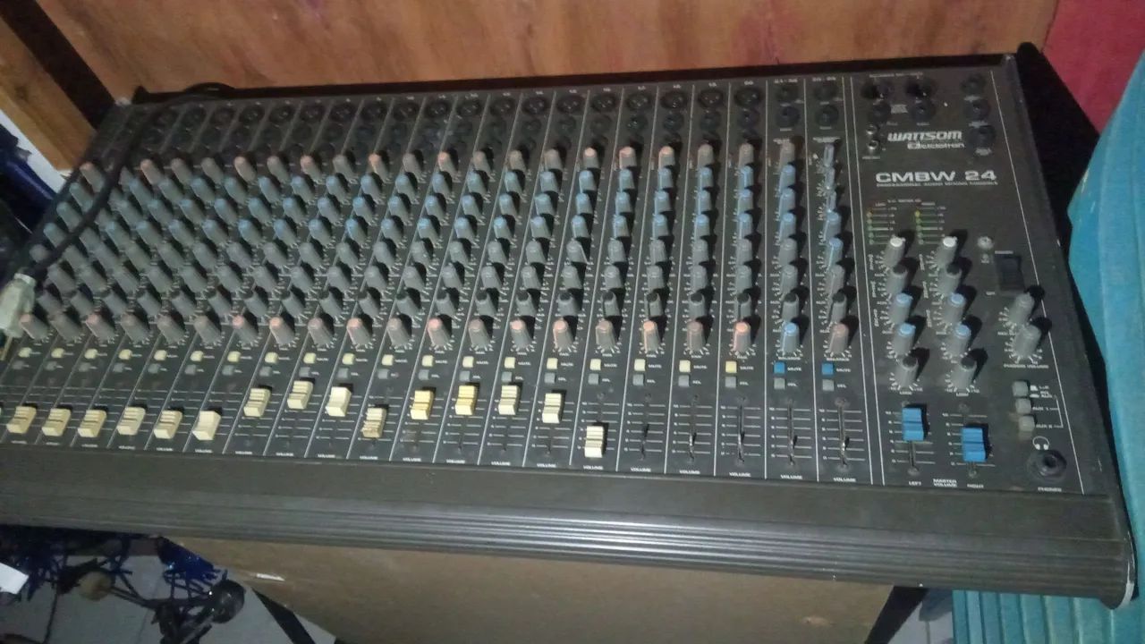 Meses de som, guitarra