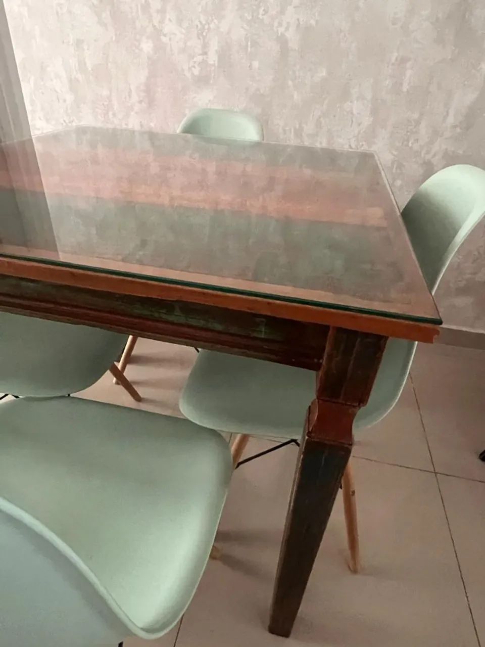 Mesa retrô, com tampo de vidro - Foto 2