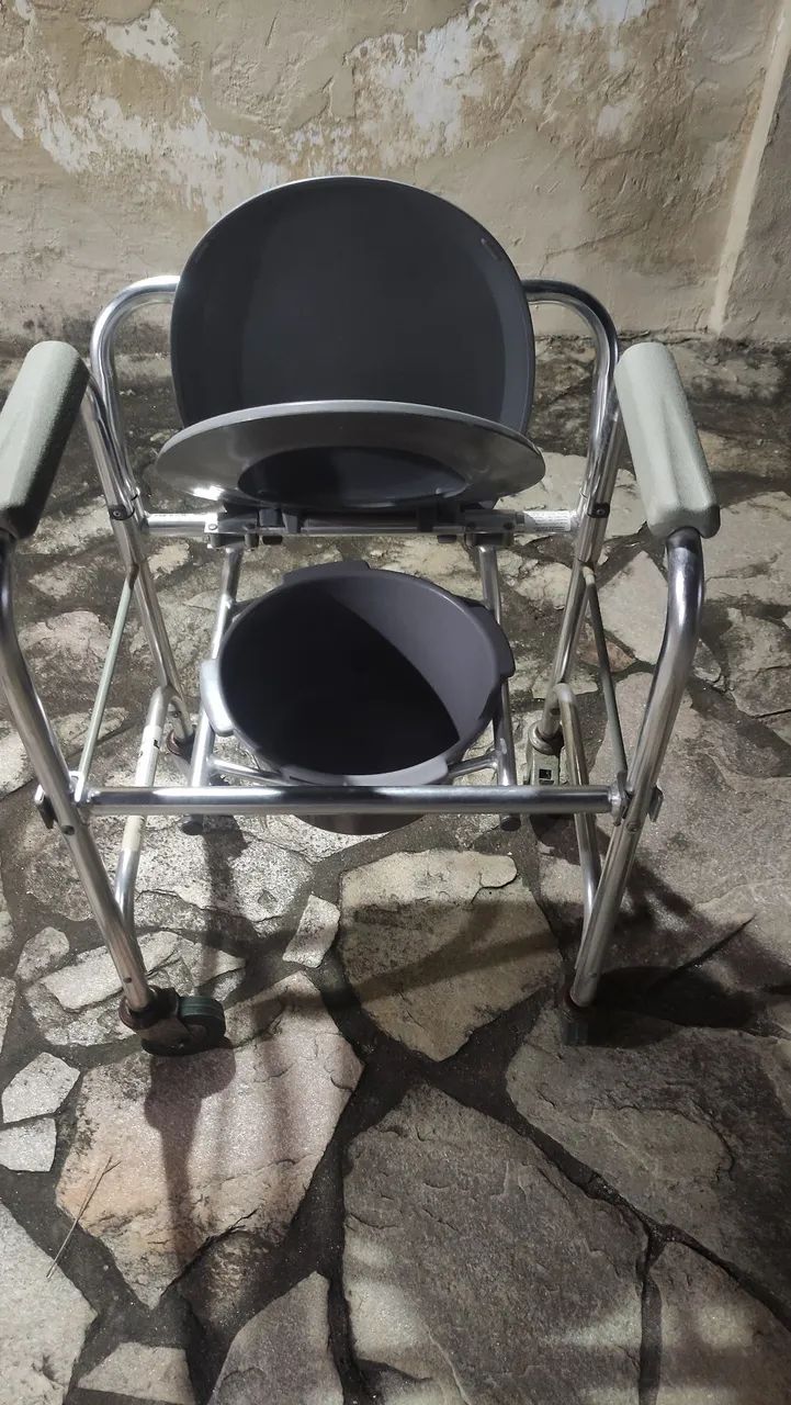 Cadeira de banho higiênica - Foto 2
