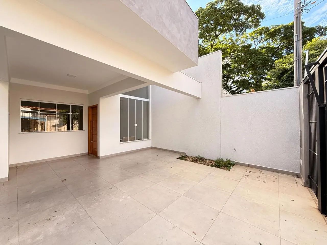 Casa para alugar em Maringá, Jardim Vitória, com 3 quartos, com 99 m² - Foto 2