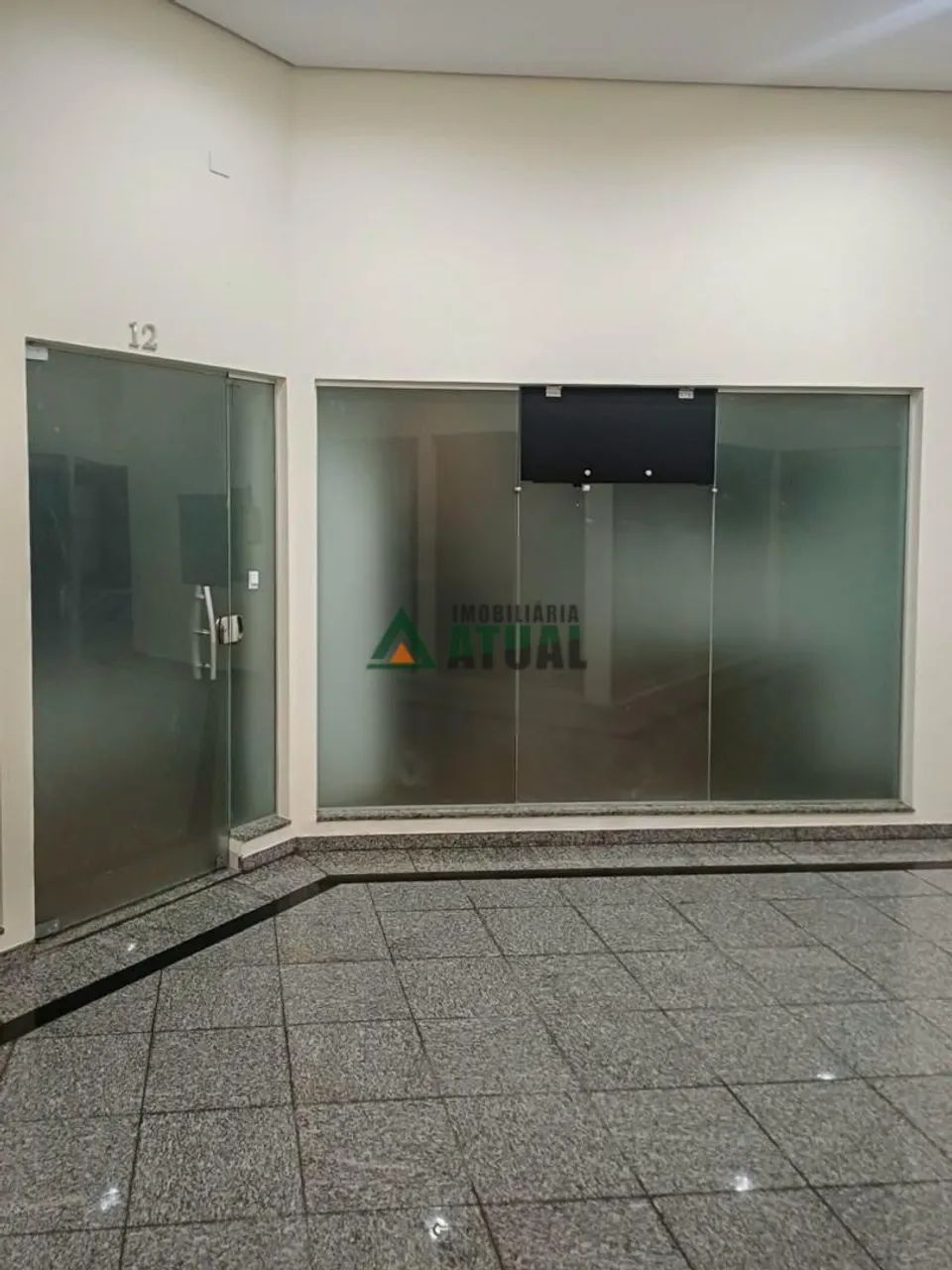 SALA COMERCIAL A VENDA NA REGIÃO CENTRAL DE LONDRINA.