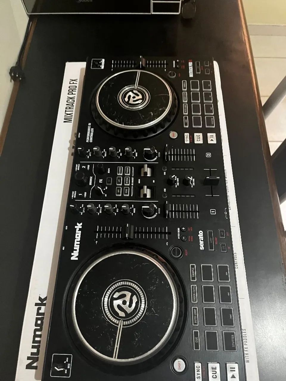 Controladora Numark Mixtrack Pro FX 
