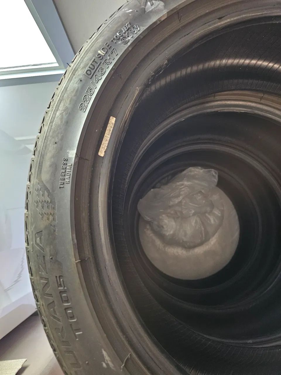 4 Pneus Bridgestone Turanza T005 -225/45 R17 - meia vida