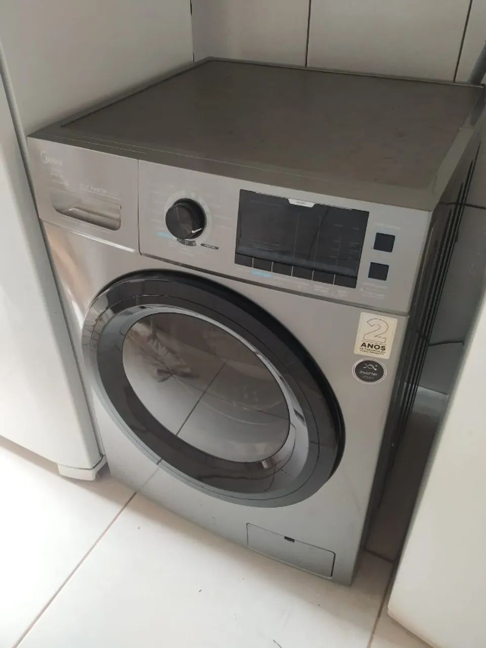 Vendo máquina de lavar e secar Midea 10,5kg quase nova/muito conservada valor: R$ 3.000,00