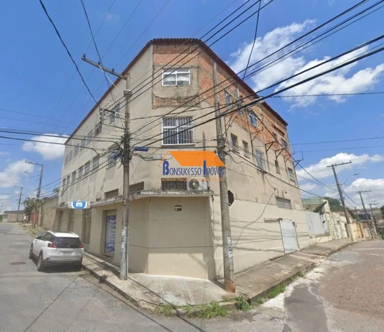 Predio comercial com 7 apartamento e 4 lojas no Bairro cachoeirinha - Foto 2