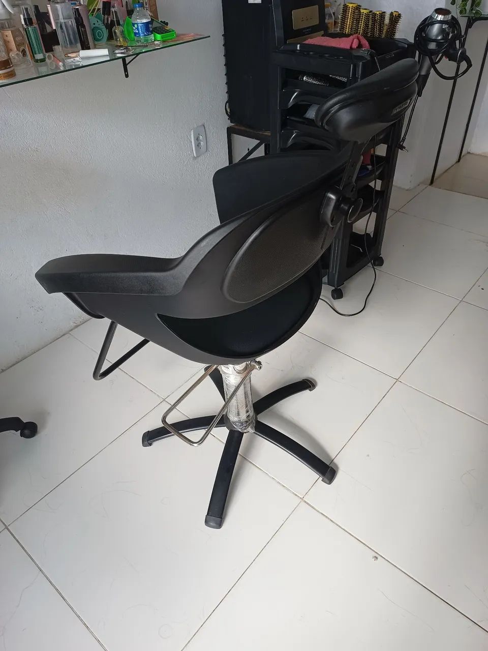 Cadeira cabeleireiro Dompel - Foto 2