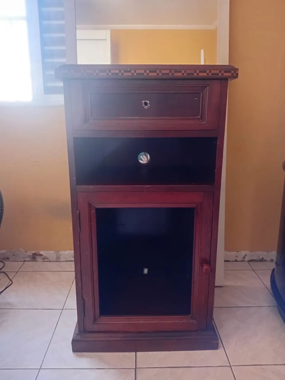 VENDE SE CRISTALEIRAS - URGENTE 