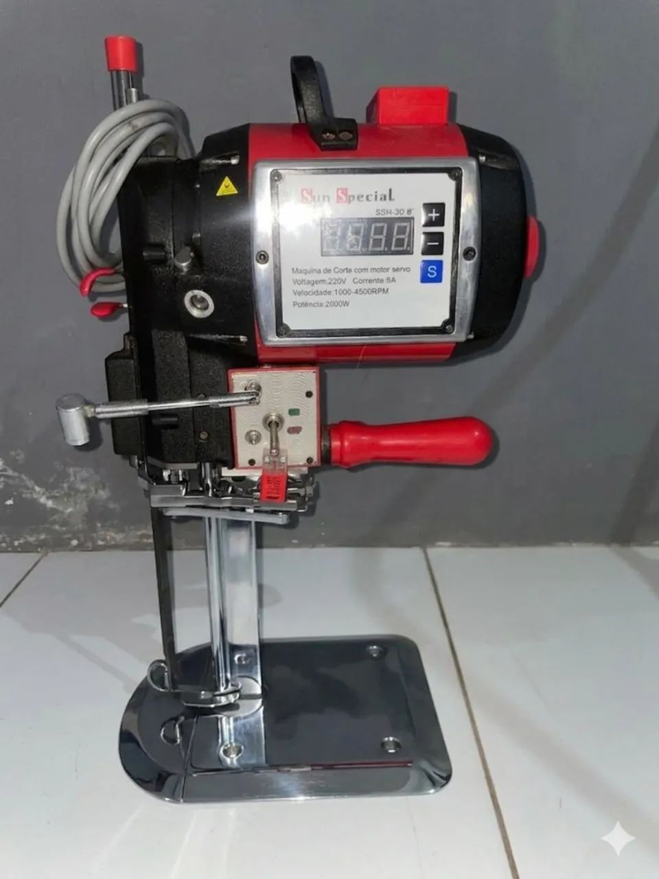 BAIXOU! MÁQUINA DE CORTE 8 POLEGADAS USADA