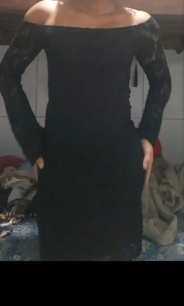 Vestido preto lindo, super elegante perfeito!<br>erfeito pra qualquer ocasi<br>Disponível ?