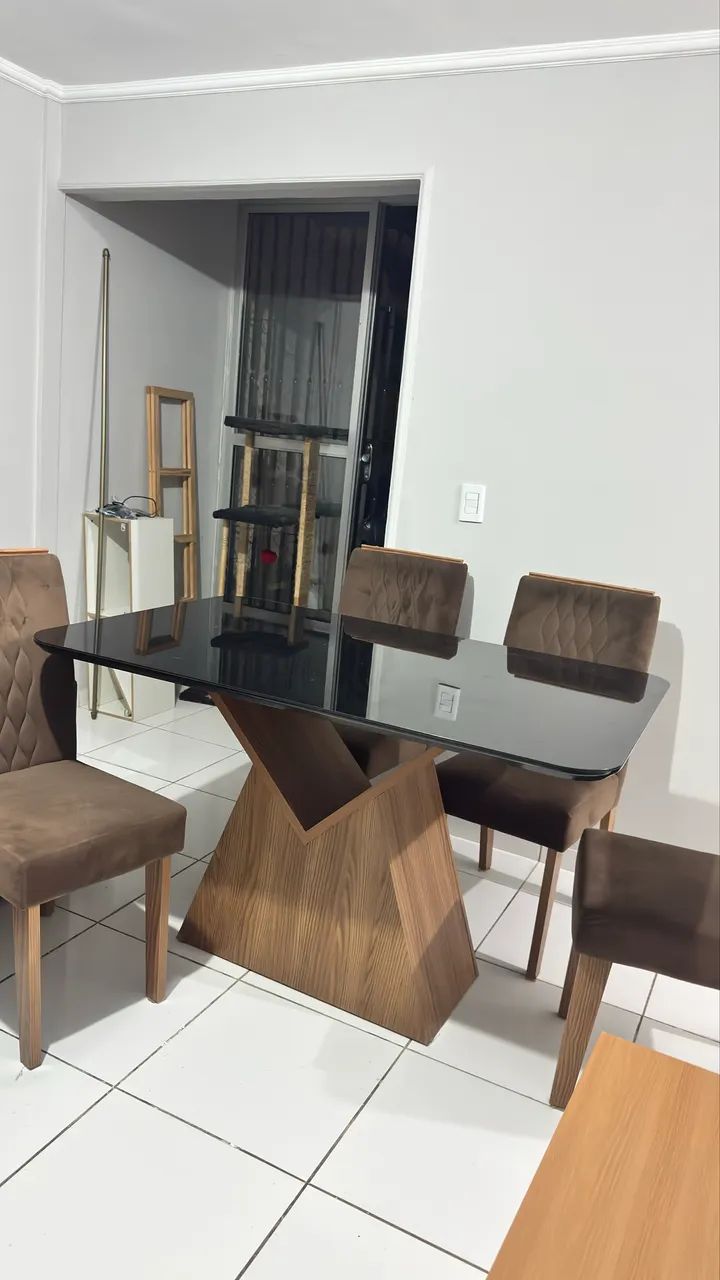Mesa com 4 cadeiras  - Foto 2