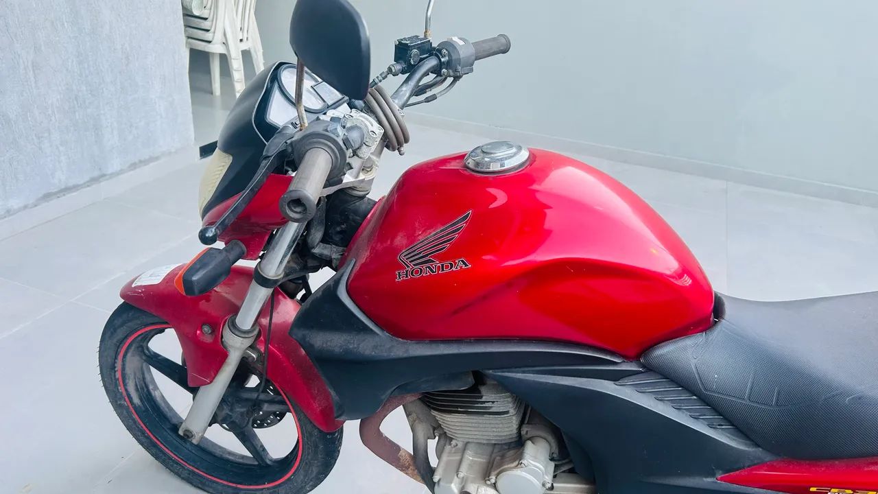 MOTO CB 300