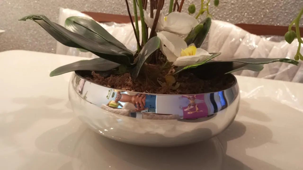 Arranjo de flor com vaso  - Foto 2