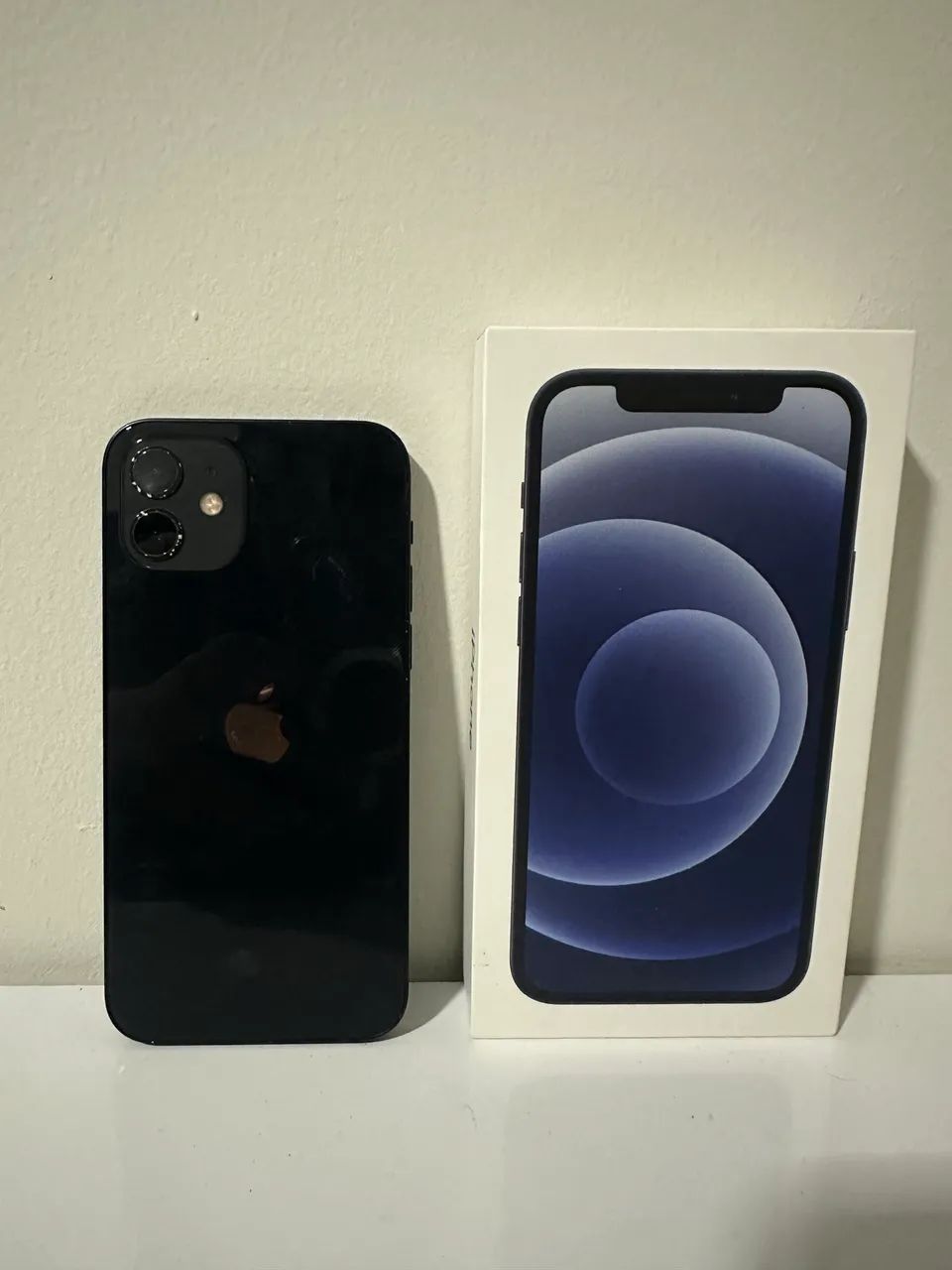 iPhone 12 64GB Azul noite - bem conservado - Celulares e
