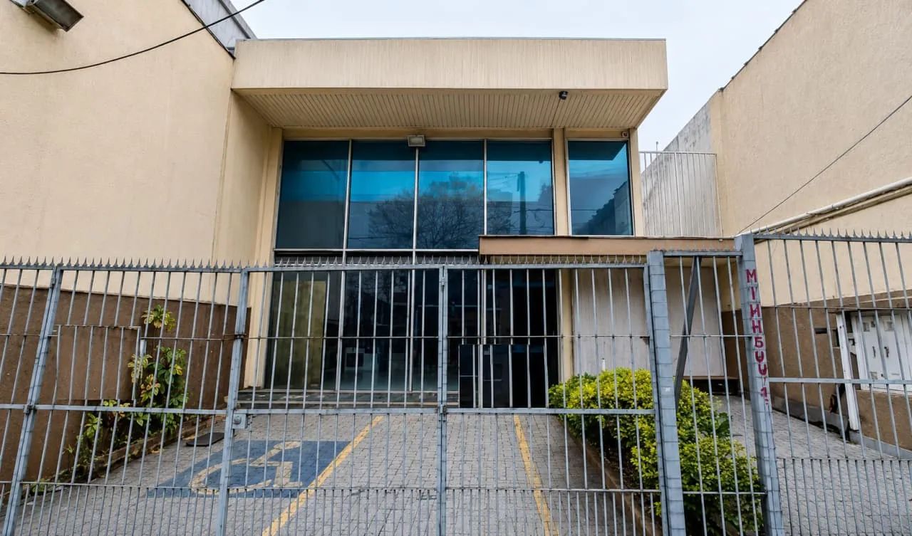 Prédio comercial na Avenida Lins de Vasconcelos, 219  610 m²