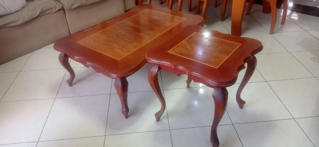 Mesa de centro e de canto estilo inglês