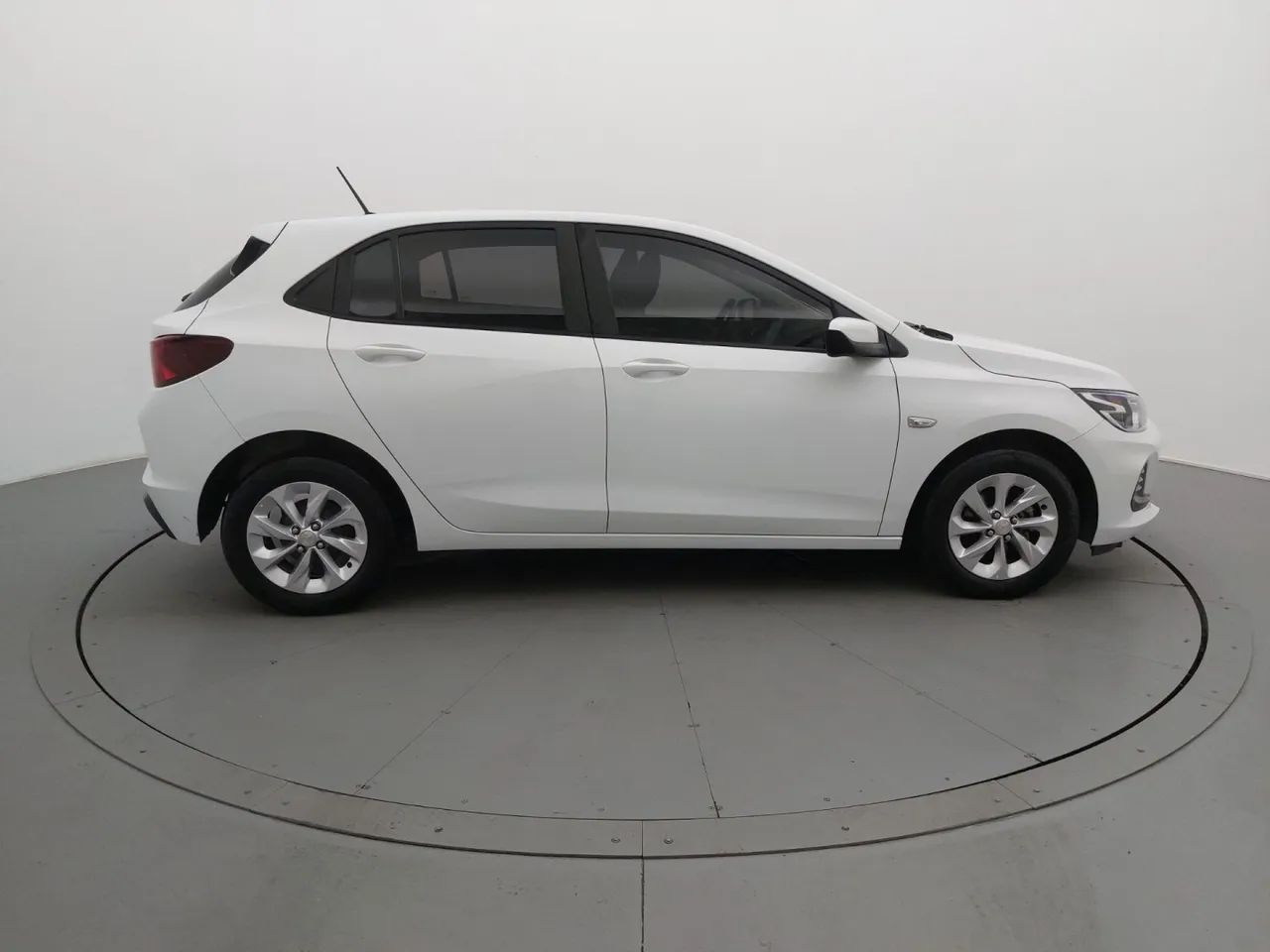 Chevrolet Onix Hatch 1.0 12V Flex Mec. 4P, foto 6 de 18