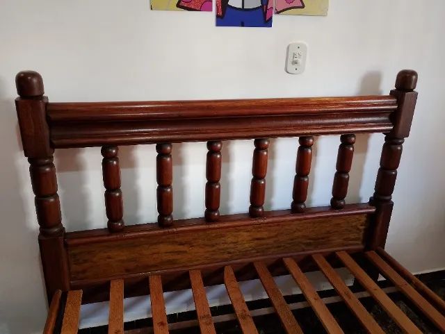 Cama em madeira torneada - Foto 3
