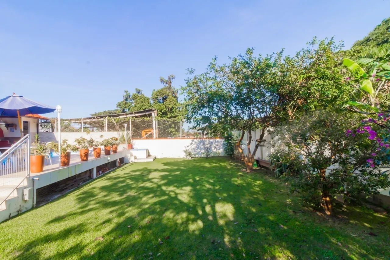 Casa de 4 dormitórios no Sambaqui - Foto 5