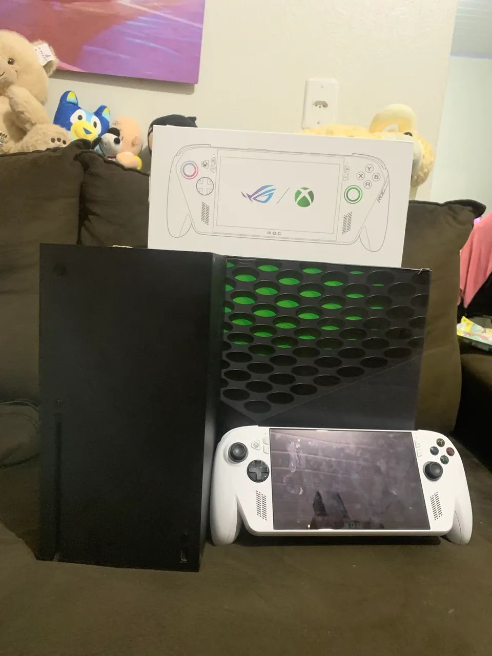 Xbox série x e rog Xbox troco por iPhone  ou z fold