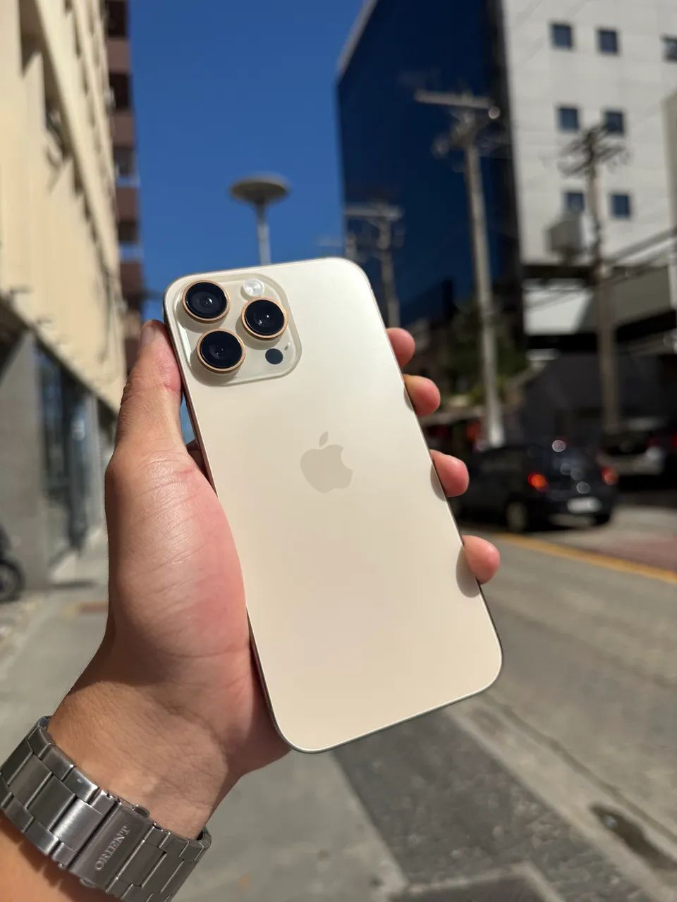 iPhone 16 Pro Max 256GB Com garantia Apple - Saúde da bateria 100%