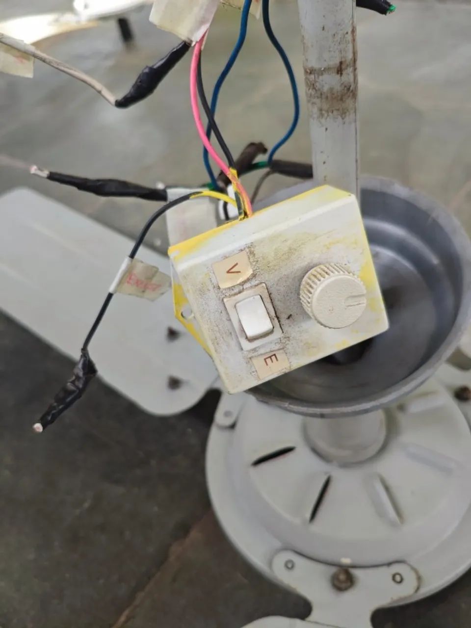 Ventilador De Teto 127V Cinza - Foto 5