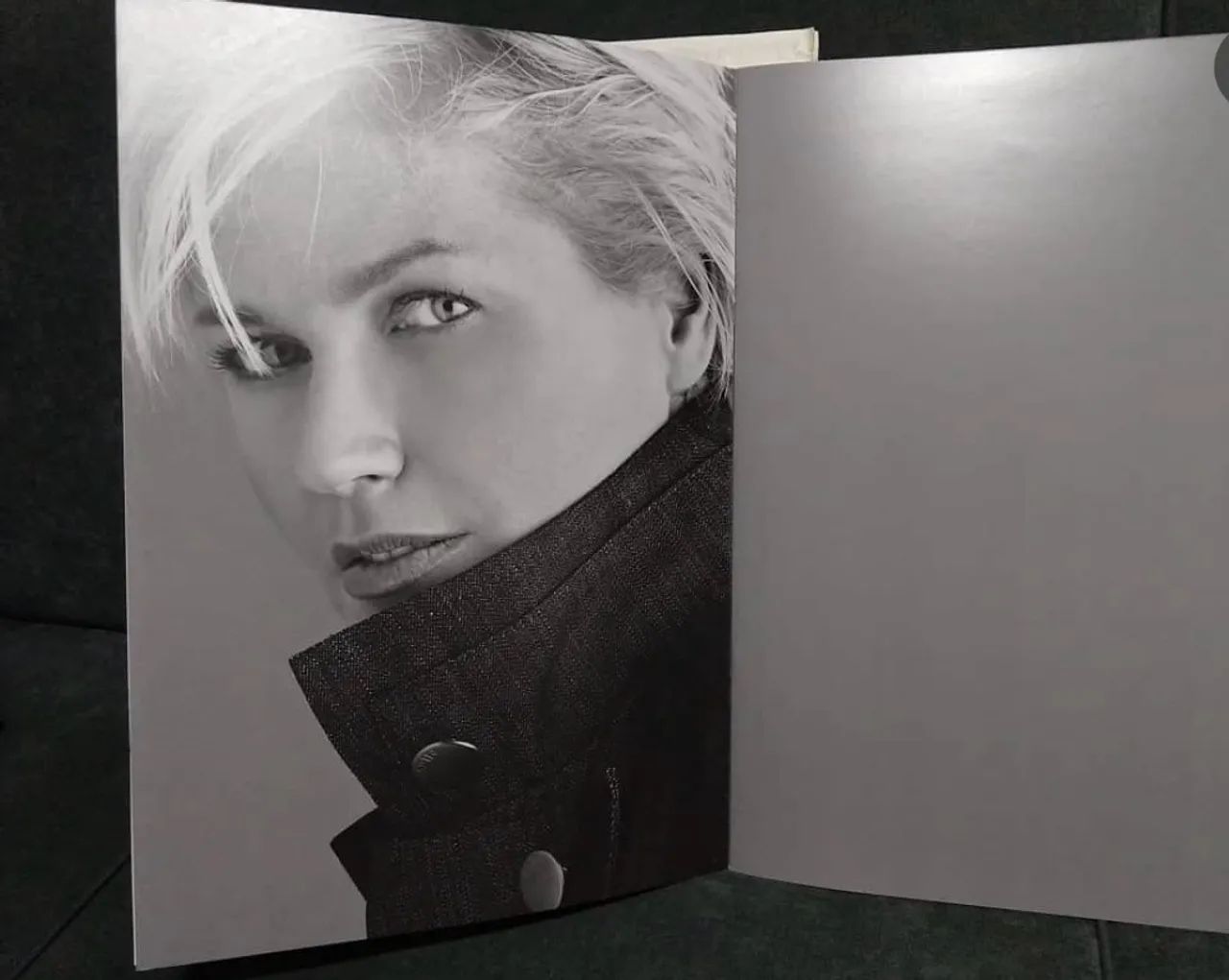 Catálogo xuxa Ellus  - Foto 3