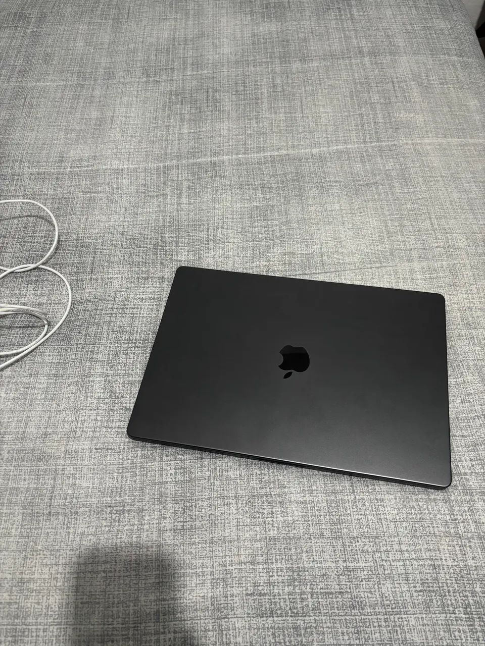 Macbook Pro M5 16gb RAM ssd 1TB