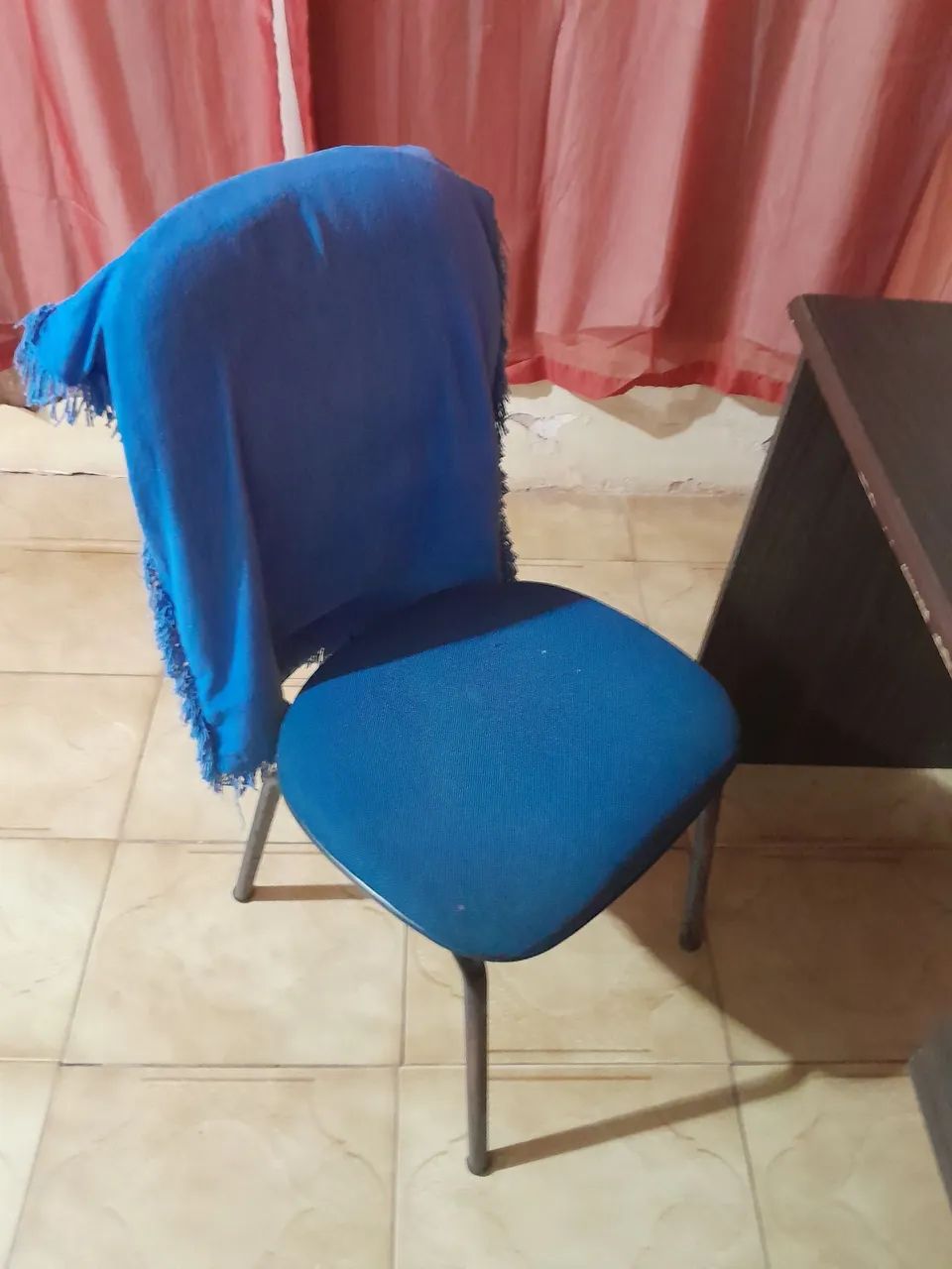 Escrivaninha com cadeira  - Foto 4
