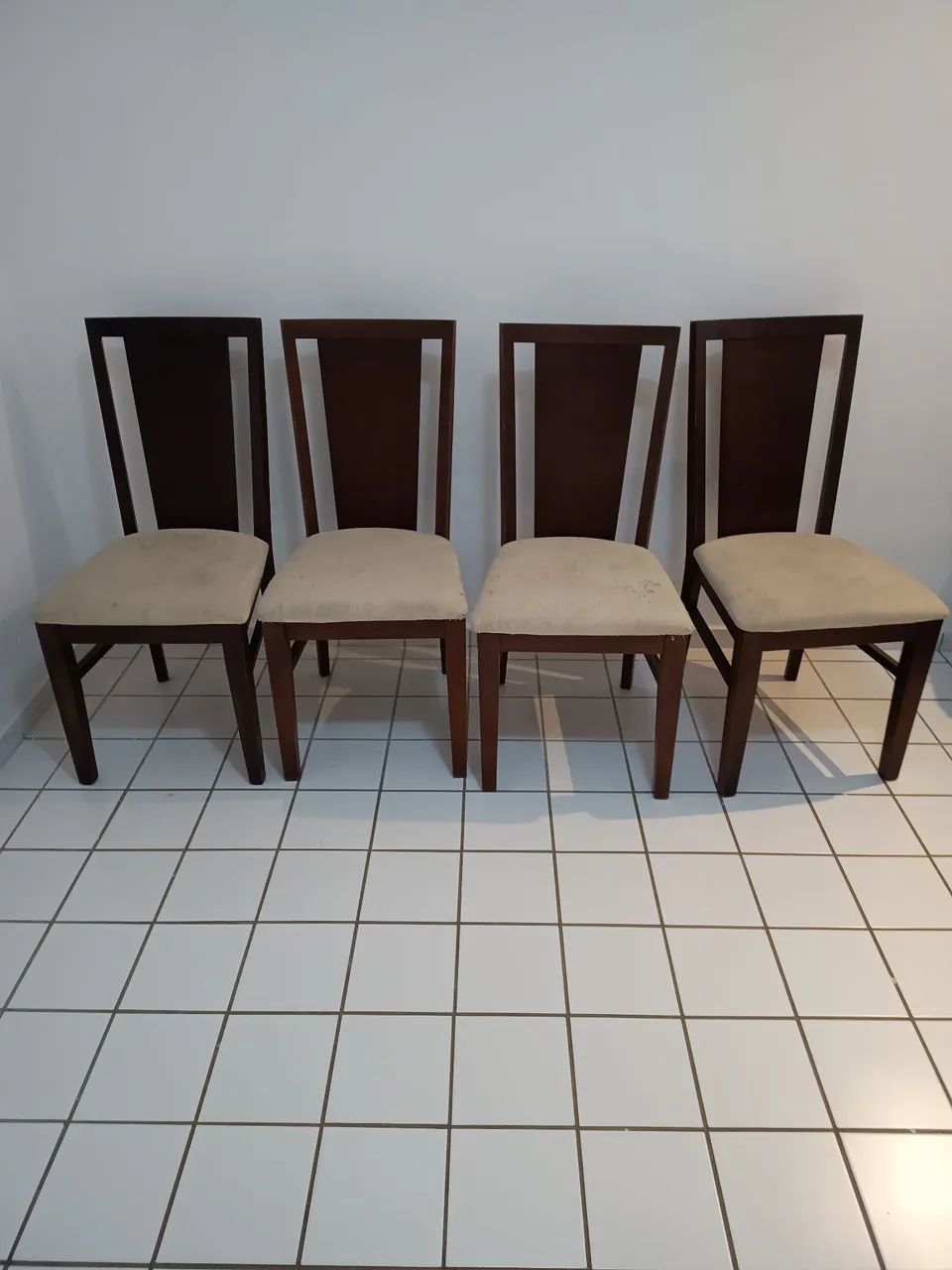 Vendo 4 cadeiras de madeira. - Foto 3