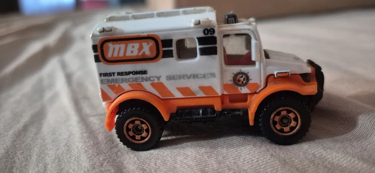 4 carrinhos hot Hot Wheels - Foto 4