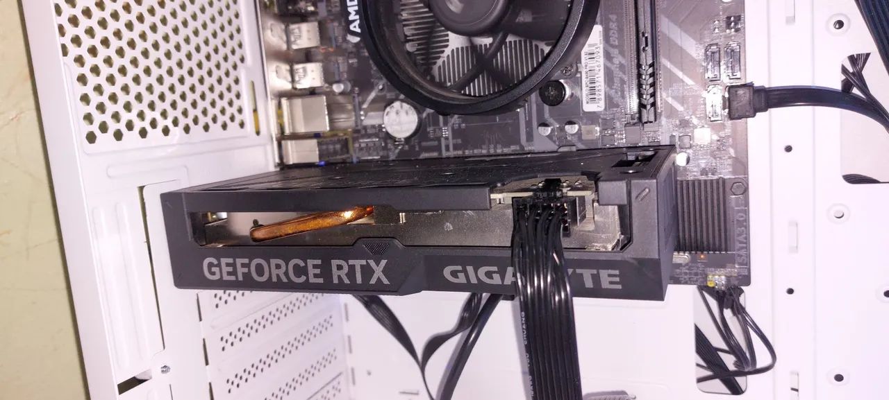 Rtx 4060 gigabyte  - Foto 2