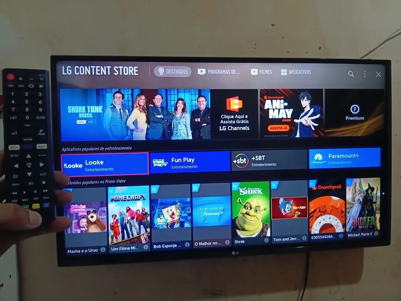 Vendo smart tv LG de 43 polegadas com pés controle  - Foto 4