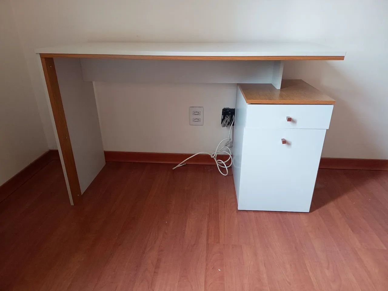 Escrivaninha nova