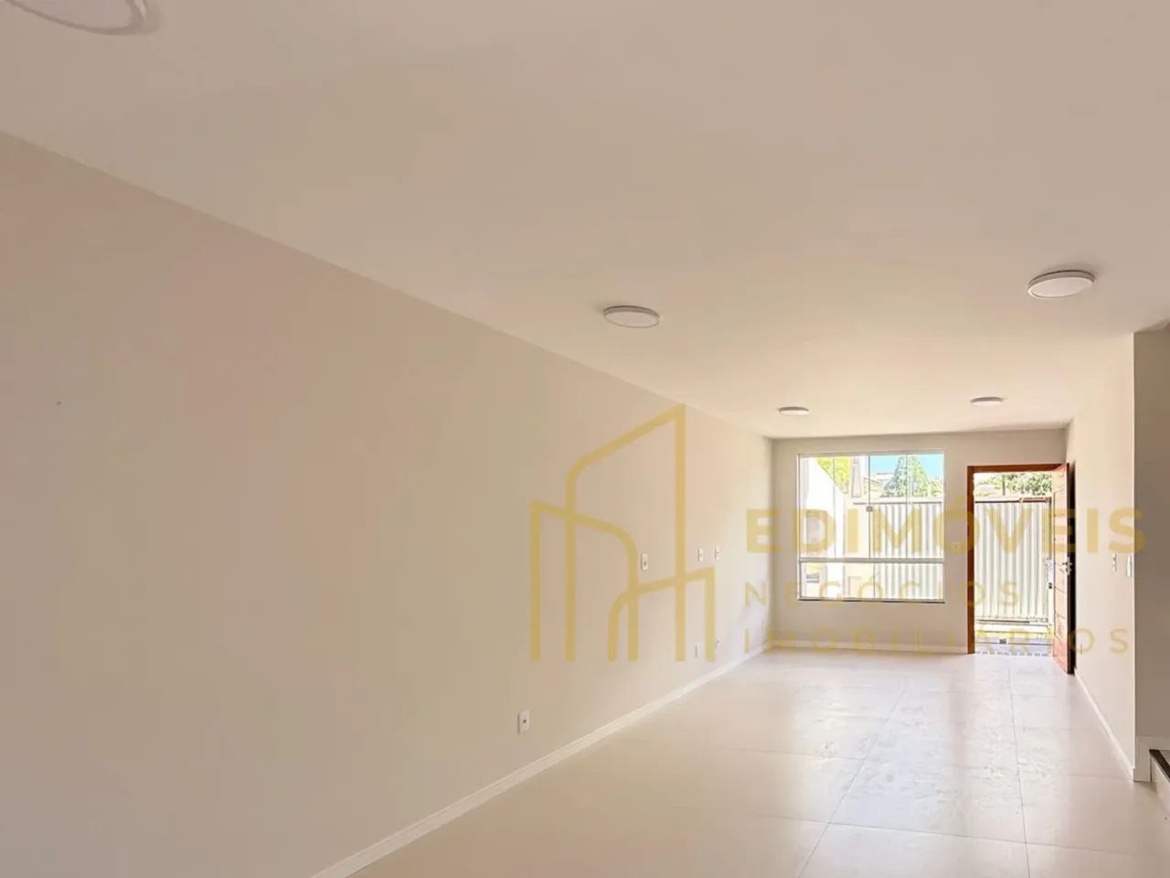 Charmosa Casa Duplex em São Francisco, Com 3 Quartos e Sala Ampla! - Foto 4