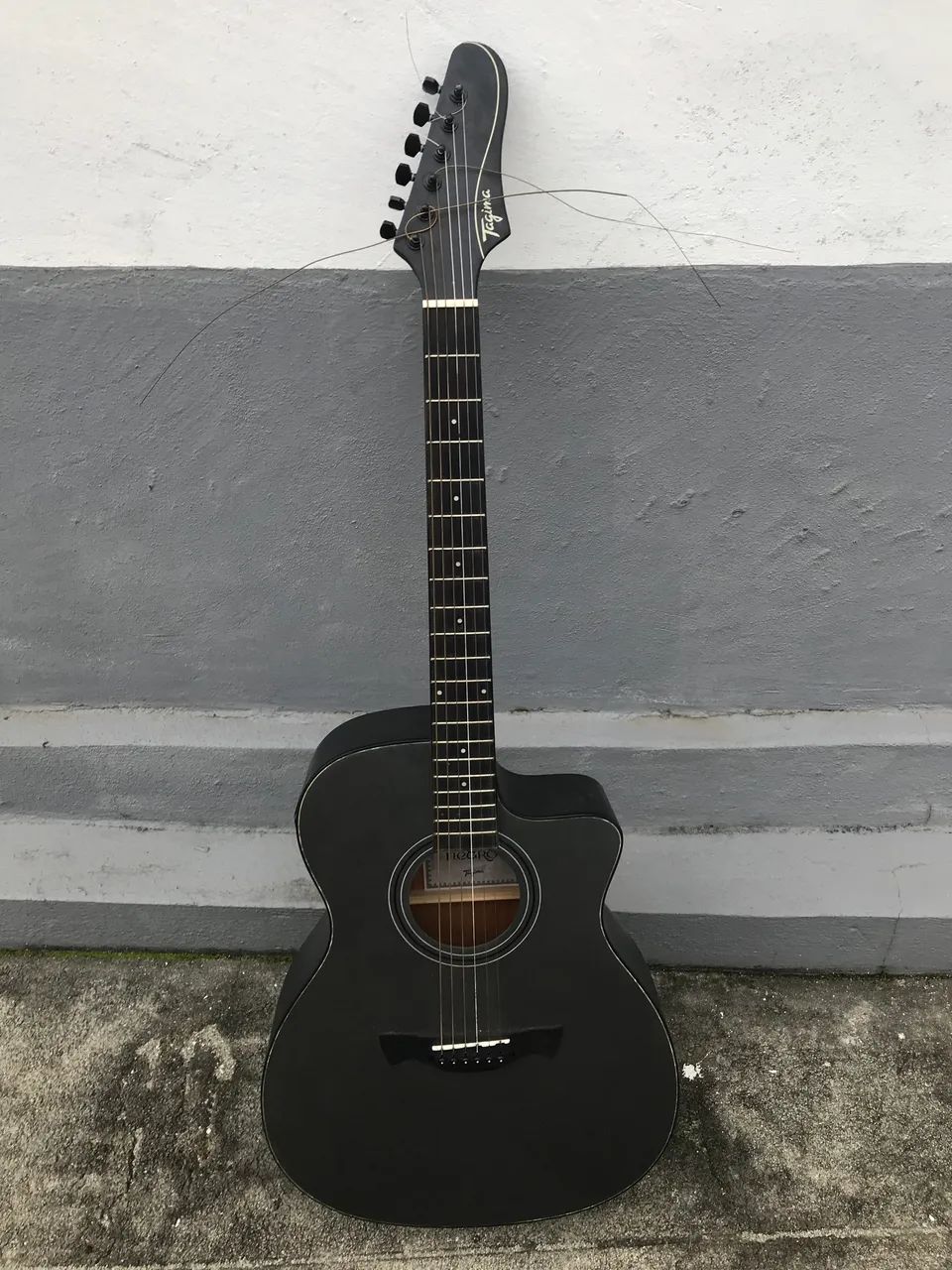 Violão de aço com case
