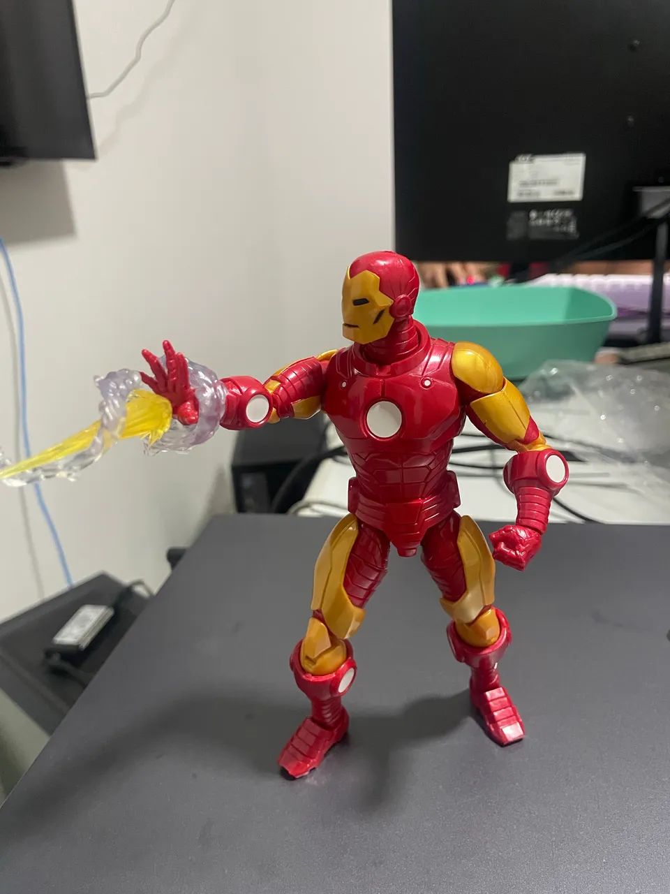 Figura Marvel Legends Iron Man Homem de Ferro Hasbro F4790