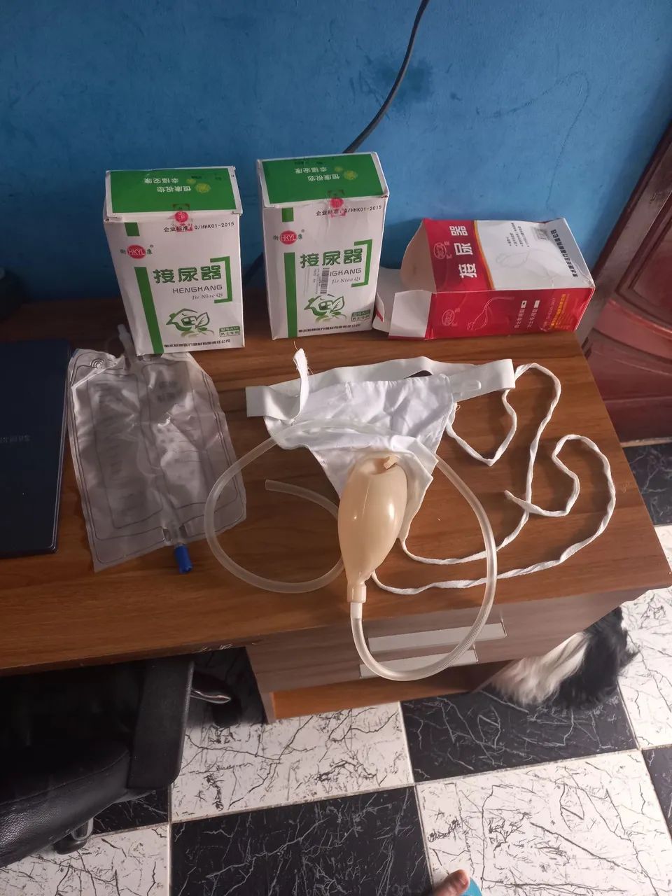 3 unidades/Cueca de urina com bolsa coletora para  PCD