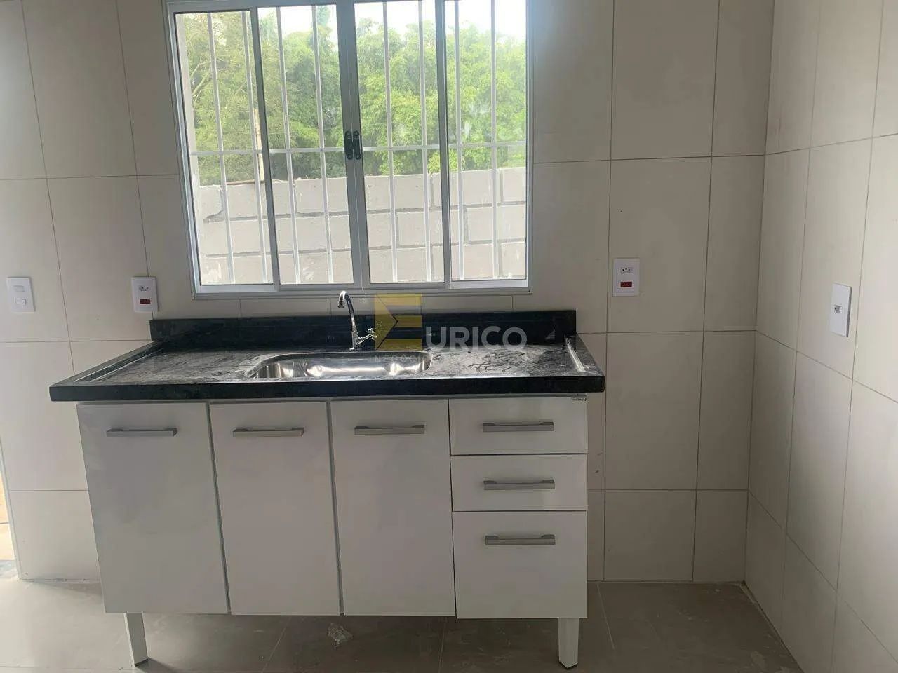 LINDA KITNET RECÉM CONSTRUÍDA, MUITO BEM ACABADA E COM VAGA DE GARAGEM - Foto 3