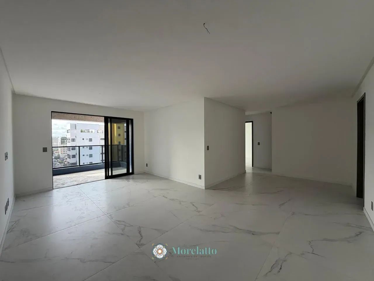 Apartamento com 3 suítes na Ponta Verde