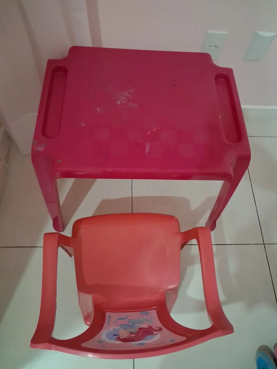 Mesa e cadeira infantil 