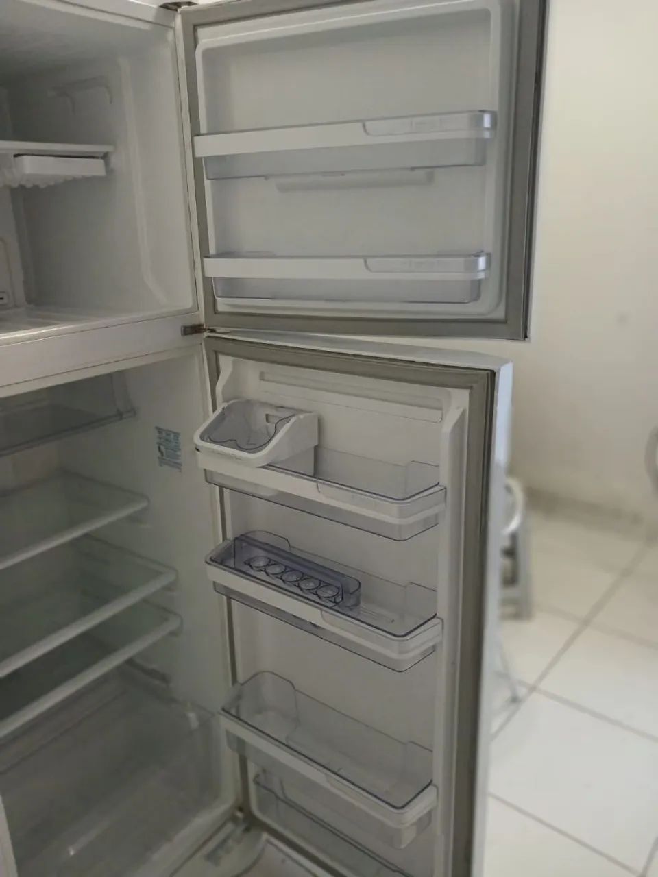 Vendo geladeira Electrolux! - Foto 5