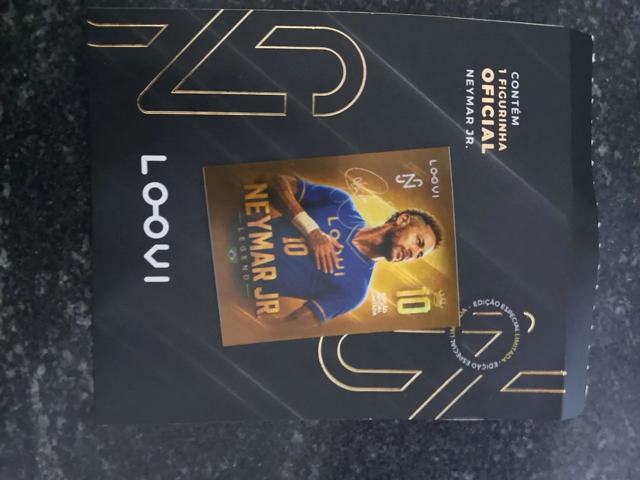 Vende-se figurinha do Neymar lendária 