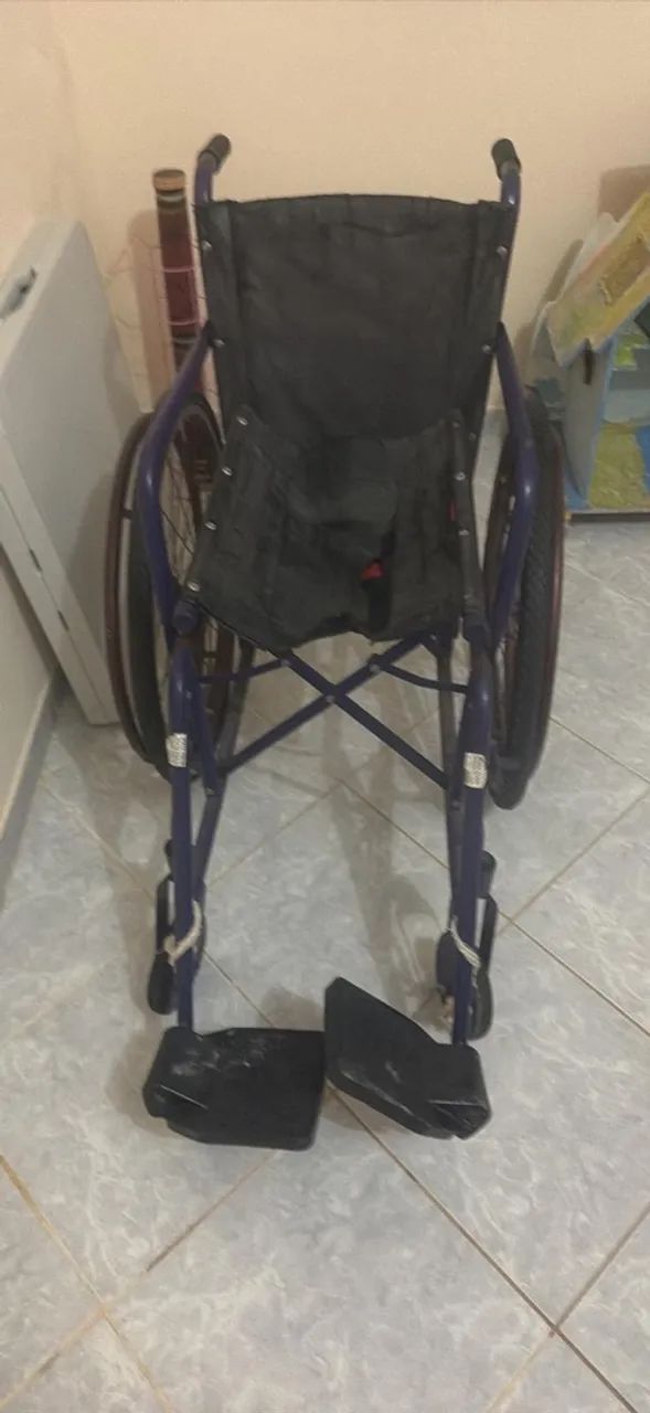 Cadeira de rodas - Foto 2