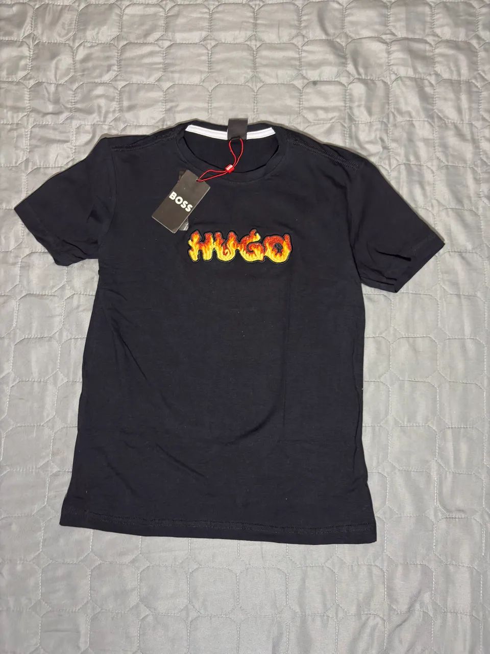 Camisas Hugo Boss bordadas, tamanho M - Foto 3