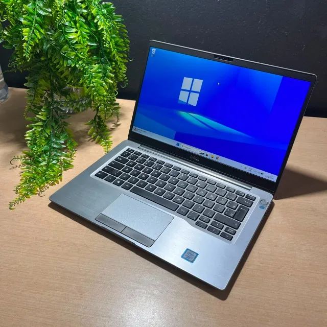 Notebook DELL Top i7 / 8GB / SSD/ FHD/ 12X No cartão