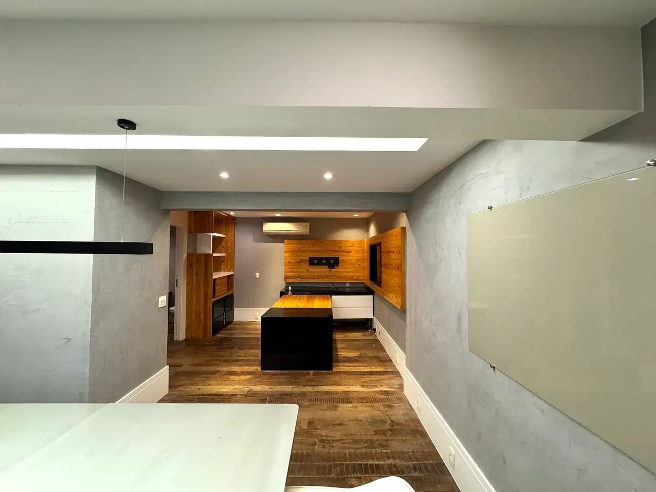 Imóvel para aluguel possui 70 metros quadrados com 2 quartos - Foto 2