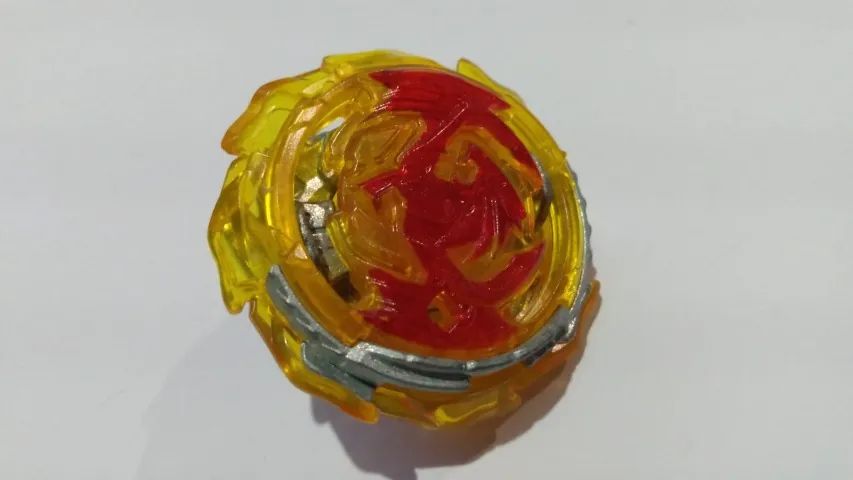 Beyblade Burst revive Phoenix usado sem lançador. - Foto 2