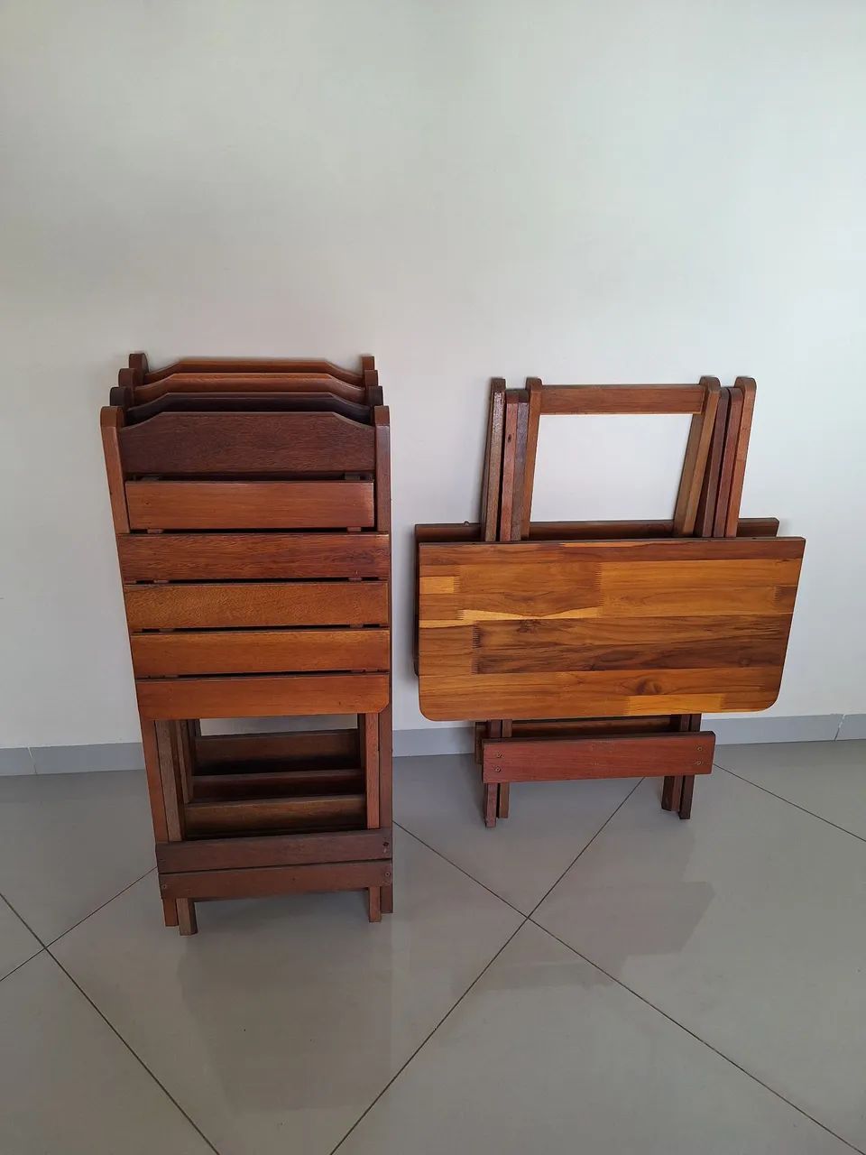 Mesa de madeira c/ cadeiras desmontável  - Foto 3