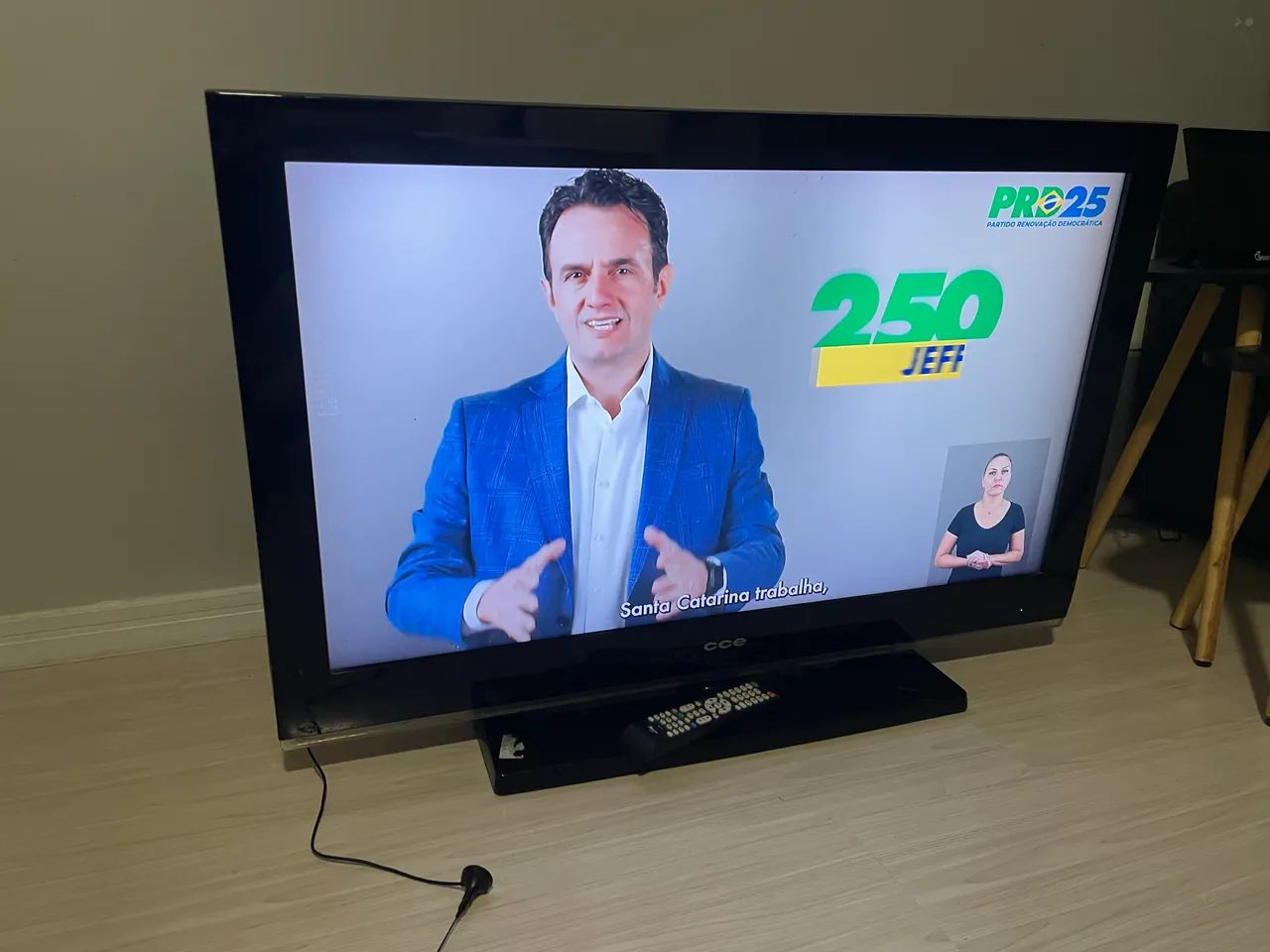 Vendo tv LCD 40 polegadas  - Foto 2